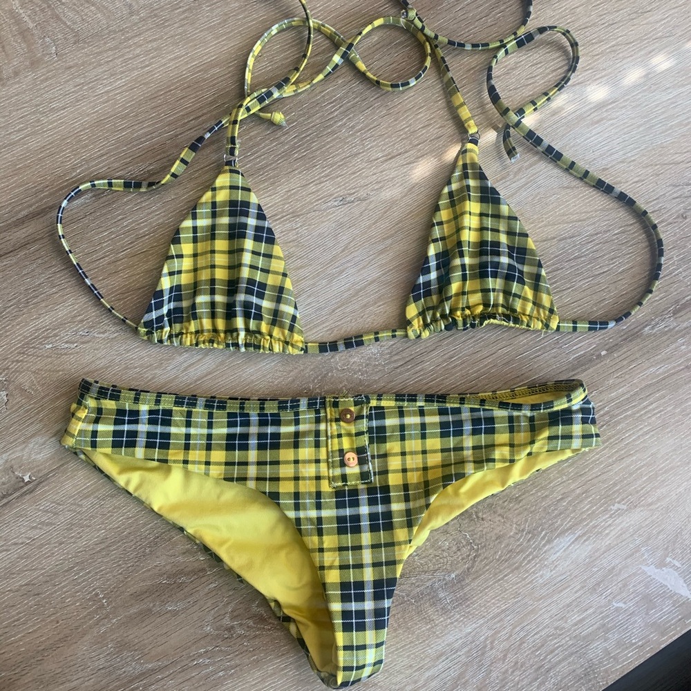 Frankie’s bikini